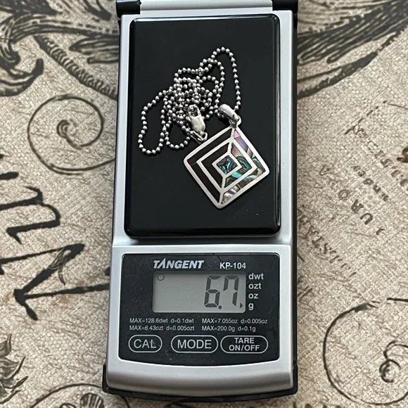 Solid sterling silver inlaid abalone shell pendant & chain - Picture 4 of 8